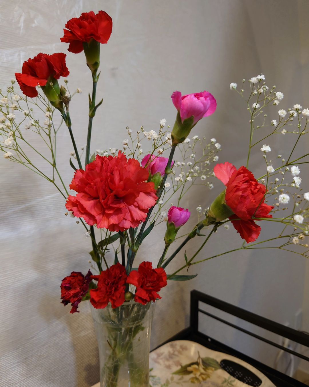 Carnations as a Mother's Day gift 2023