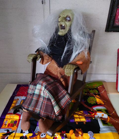Old Lady in the rocking chair (Halloween 1）2023